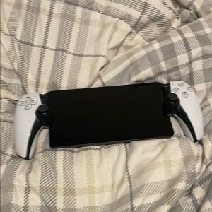 Wireless Gaming Controller for Tablets - Black and White